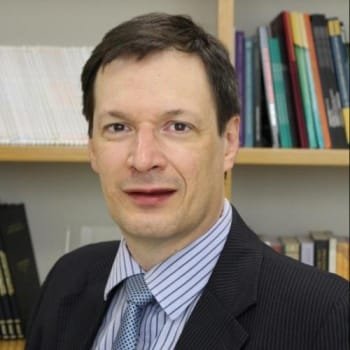 Roberto Augusto Castellanos Pfeiffer, Procurador do Estado de São Paulo · Doutor pela Universidade de São Paulo.